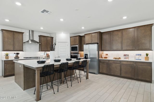 6805 W SPUR Drive, Peoria, AZ 85383