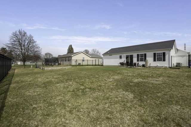 9048 Second Street, Baroda, MI 49101