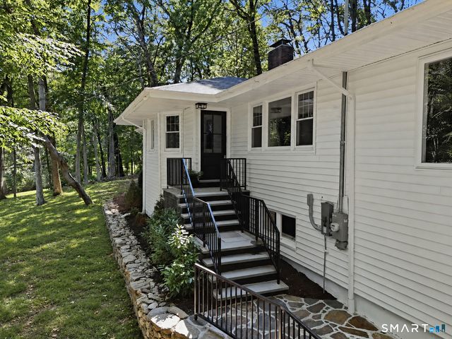93 Tersana Drive, Easton, CT 06612