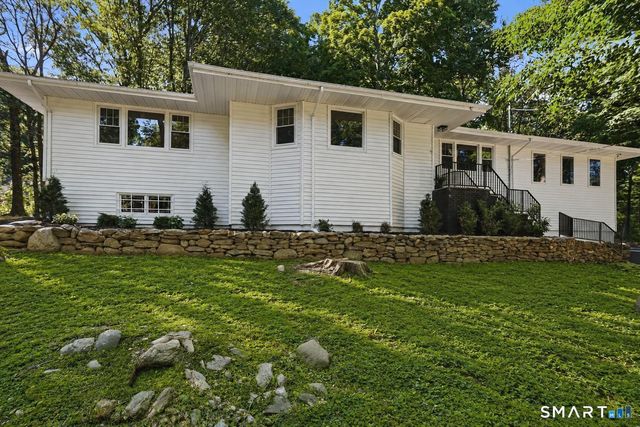 93 Tersana Drive, Easton, CT 06612