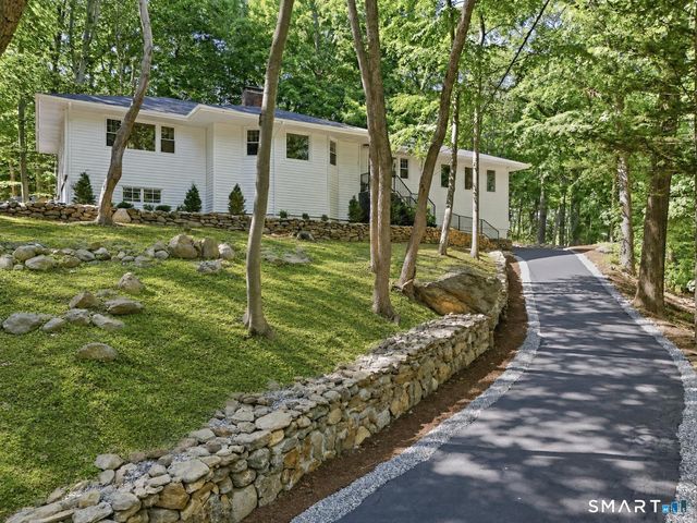 93 Tersana Drive, Easton, CT 06612