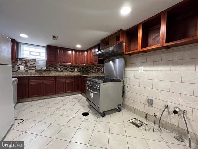 228 N MONTFORD AVE, Baltimore, MD 21224