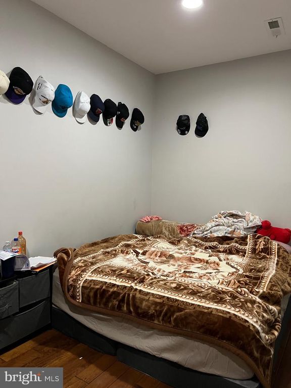 Image 104 of property listing at 228 N MONTFORD AVE, Baltimore, MD 21224