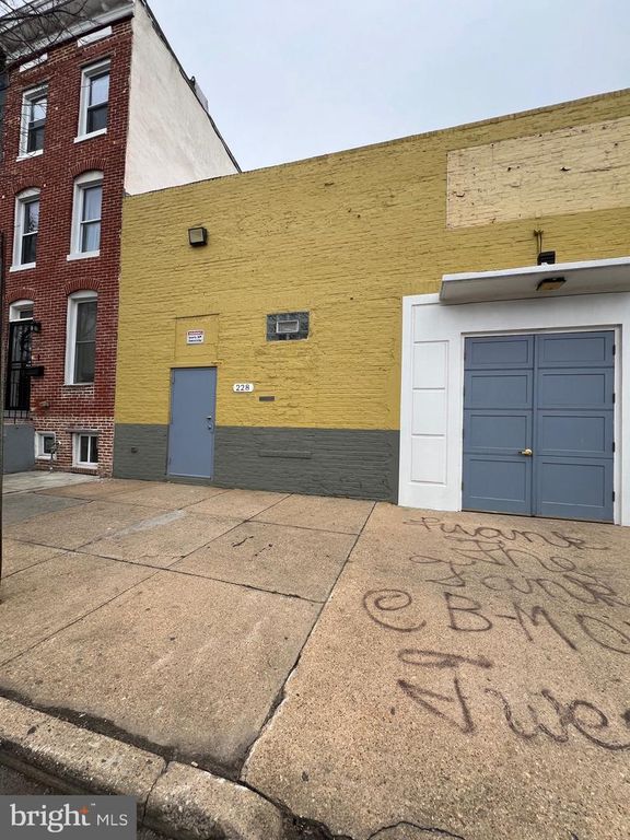 Image 6 of property listing at 228 N MONTFORD AVE, Baltimore, MD 21224