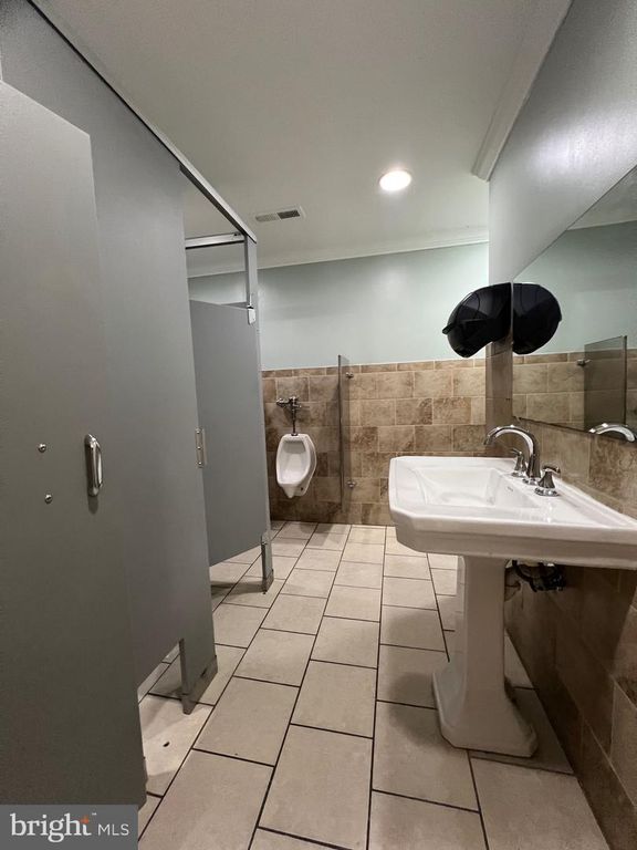 Image 58 of property listing at 228 N MONTFORD AVE, Baltimore, MD 21224