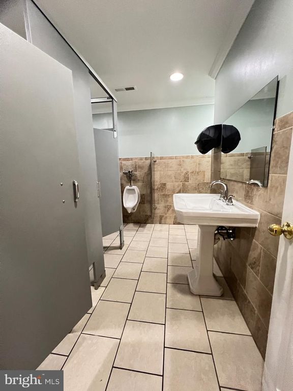 Image 59 of property listing at 228 N MONTFORD AVE, Baltimore, MD 21224