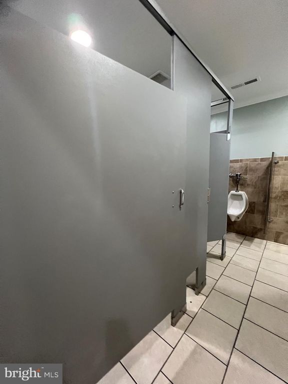 Image 78 of property listing at 228 N MONTFORD AVE, Baltimore, MD 21224