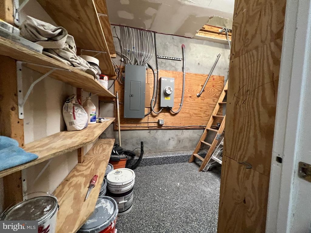 Image 82 of property listing at 228 N MONTFORD AVE, Baltimore, MD 21224