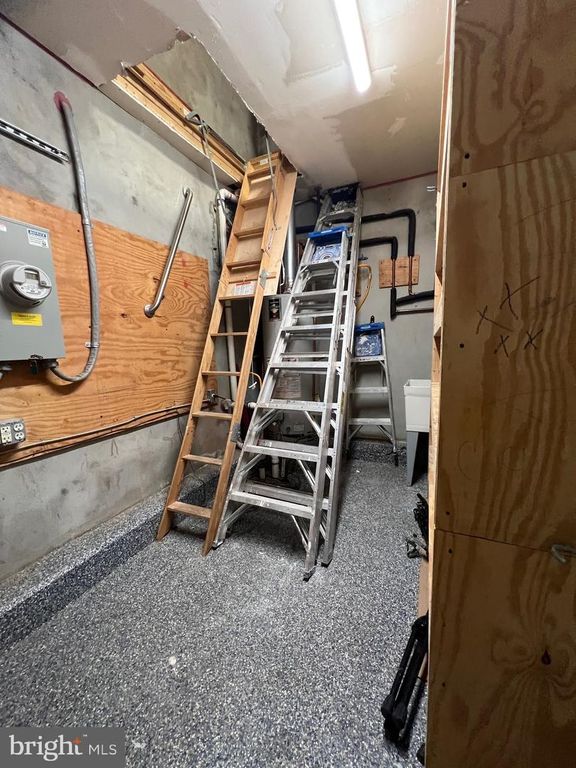 Image 83 of property listing at 228 N MONTFORD AVE, Baltimore, MD 21224