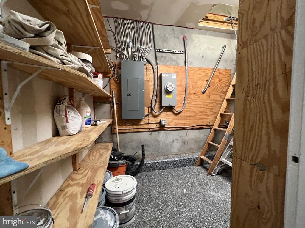 Image 87 of property listing at 228 N MONTFORD AVE, Baltimore, MD 21224