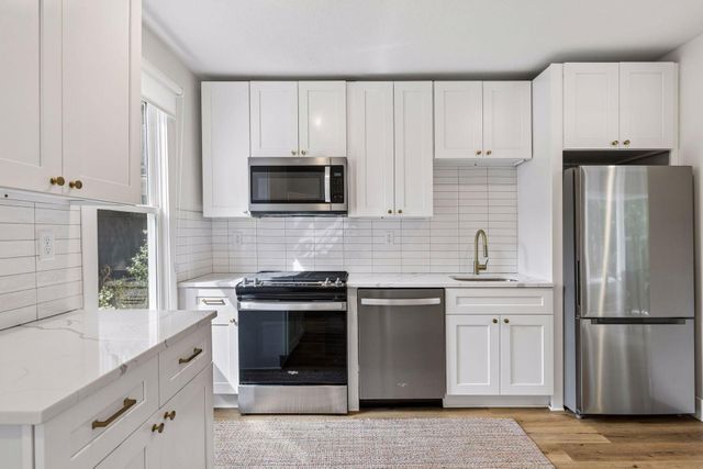 704 7th Avenue S, Hopkins, MN 55343