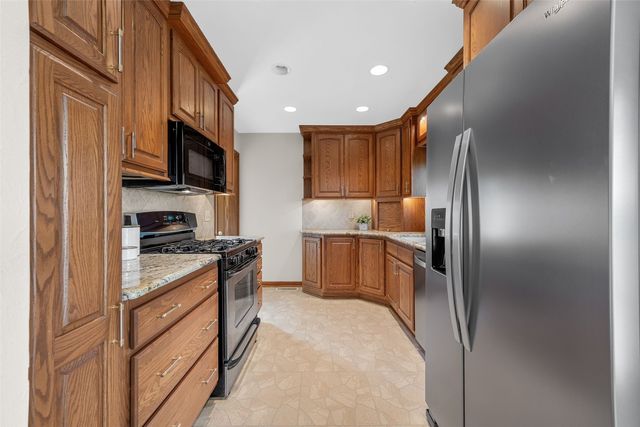 1805 Brockman Avenue, Marion, IA 52302
