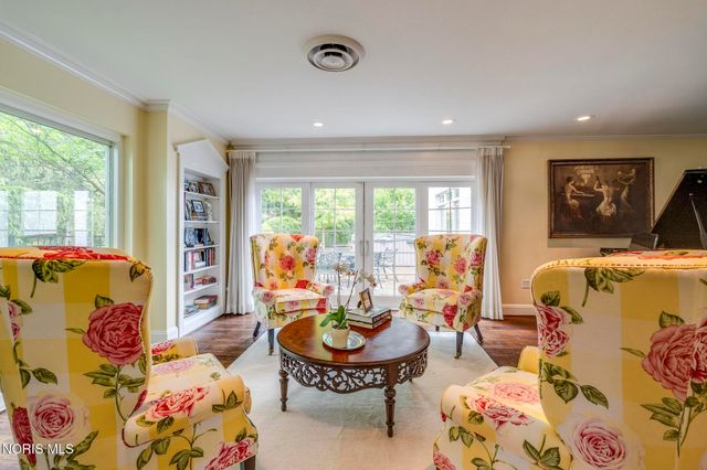 3000 Valley View Drive, Ottawa Hills, OH 43615
