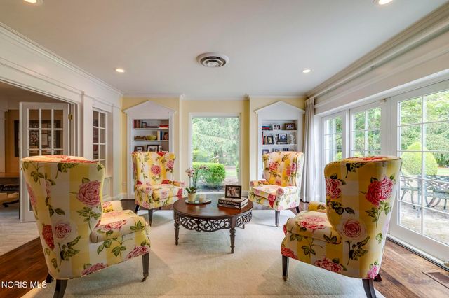 3000 Valley View Drive, Ottawa Hills, OH 43615
