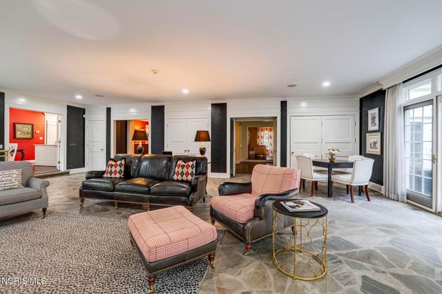 3000 Valley View Drive, Ottawa Hills, OH 43615