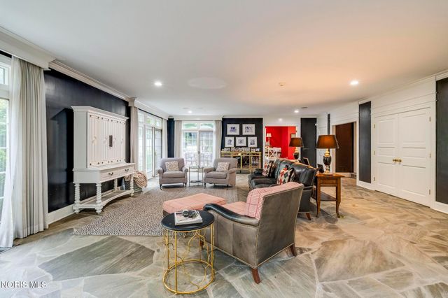 3000 Valley View Drive, Ottawa Hills, OH 43615