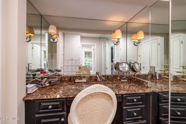 3000 Valley View Drive, Ottawa Hills, OH 43615