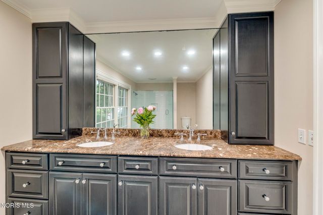 3000 Valley View Drive, Ottawa Hills, OH 43615