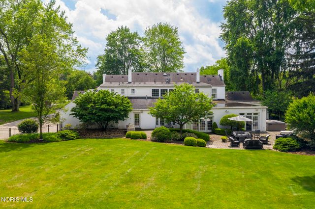 3000 Valley View Drive, Ottawa Hills, OH 43615