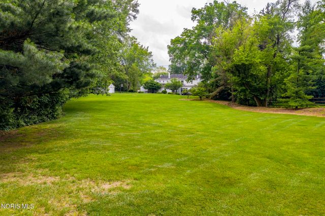 3000 Valley View Drive, Ottawa Hills, OH 43615