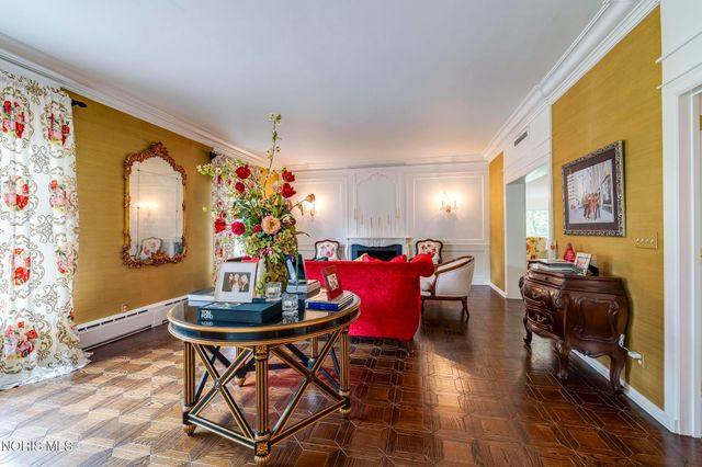 3000 Valley View Drive, Ottawa Hills, OH 43615