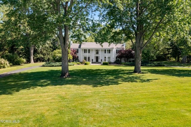 3000 Valley View Drive, Ottawa Hills, OH 43615