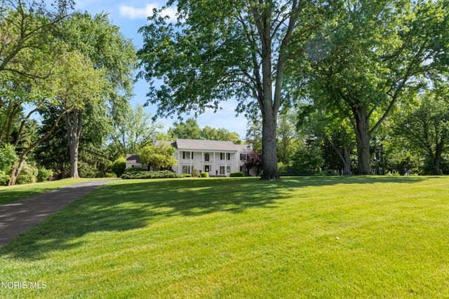 3000 Valley View Drive, Ottawa Hills, OH 43615