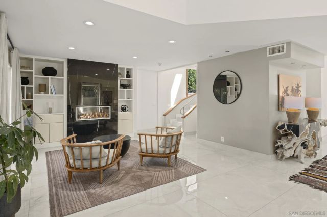 7911 El Paseo Grande, La Jolla, CA 92037