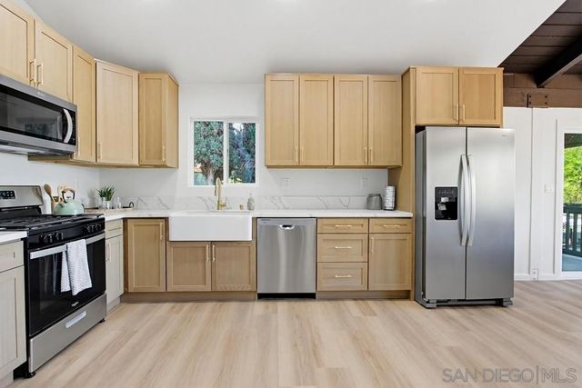 1172 North Ave, Escondido, CA 92026