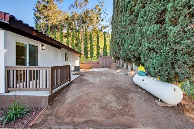 1172 North Ave, Escondido, CA 92026