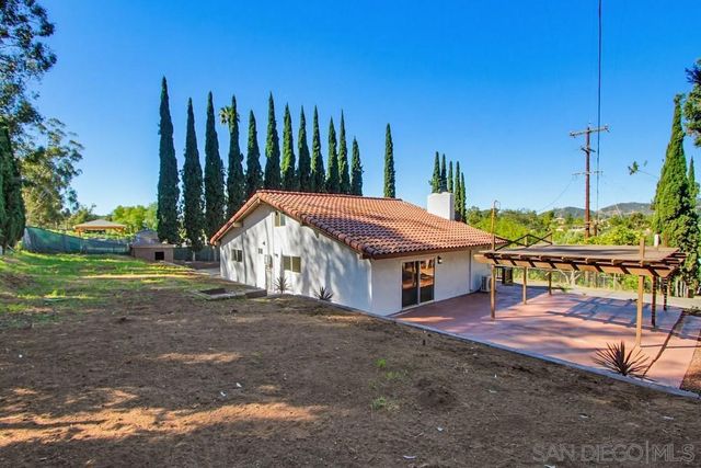 1172 North Ave, Escondido, CA 92026