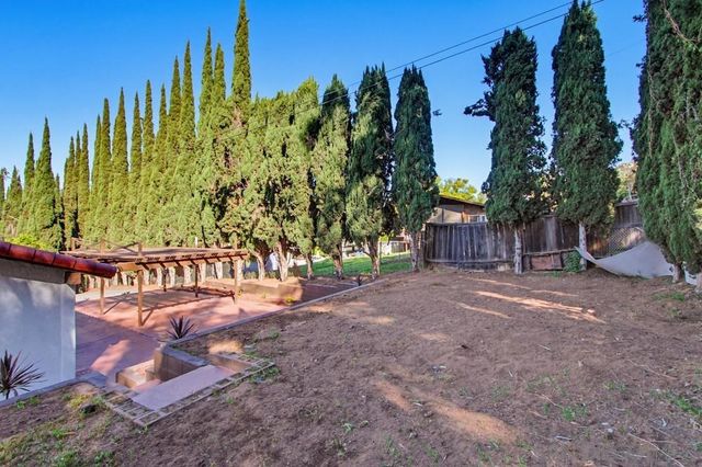 1172 North Ave, Escondido, CA 92026