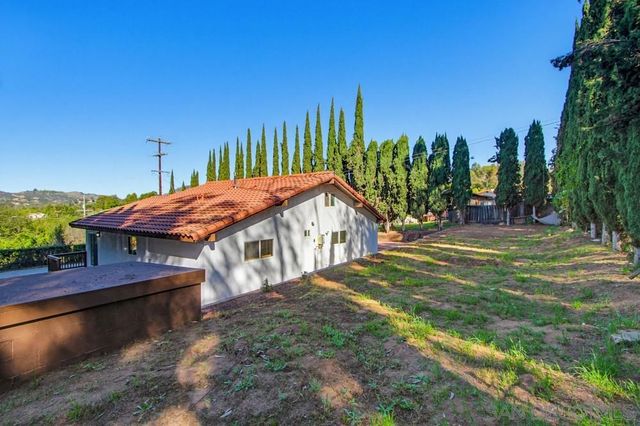 1172 North Ave, Escondido, CA 92026