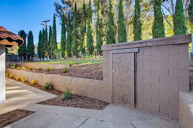 1172 North Ave, Escondido, CA 92026