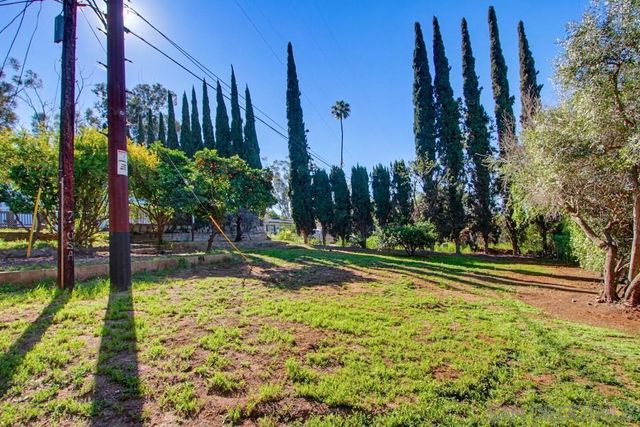 1172 North Ave, Escondido, CA 92026