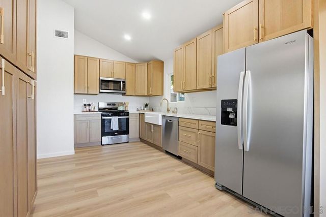 1172 North Ave, Escondido, CA 92026