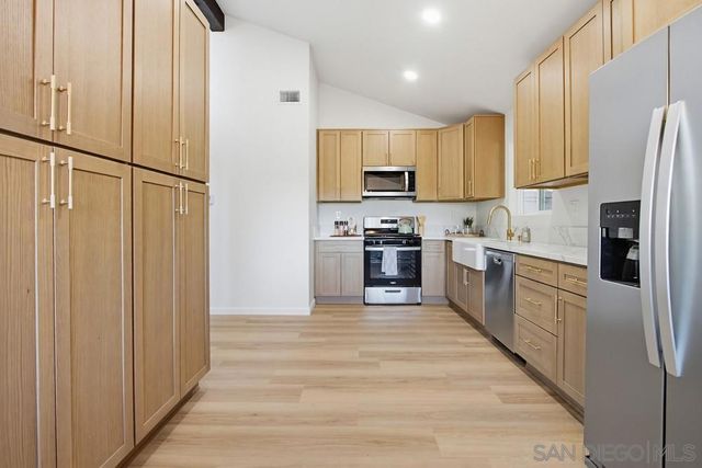 1172 North Ave, Escondido, CA 92026