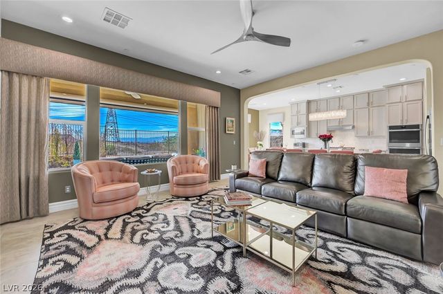 39 Contrada Fiore Drive, Henderson, NV 89011