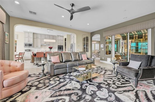 39 Contrada Fiore Drive, Henderson, NV 89011
