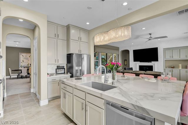 39 Contrada Fiore Drive, Henderson, NV 89011