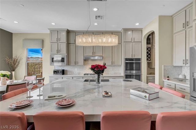 39 Contrada Fiore Drive, Henderson, NV 89011