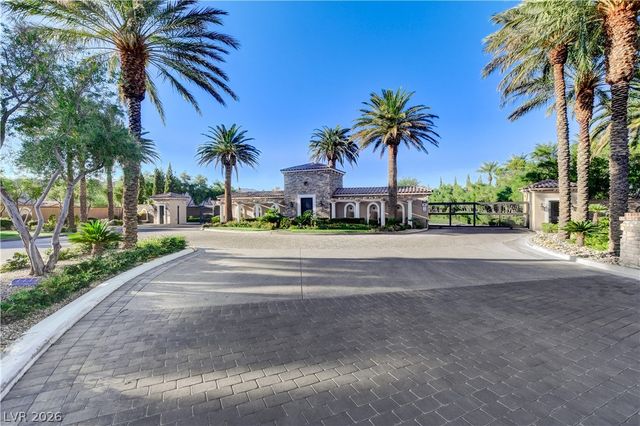39 Contrada Fiore Drive, Henderson, NV 89011