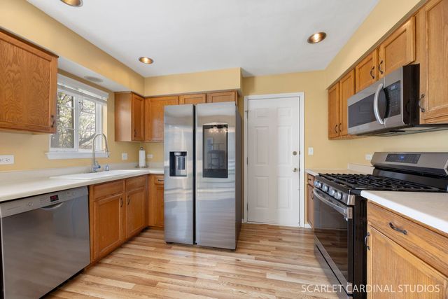 741 Cooper Court E, Aurora, IL 60504