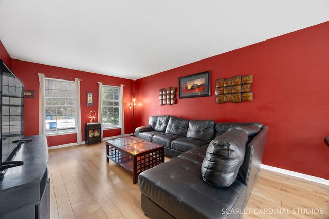 741 Cooper Court E, Aurora, IL 60504