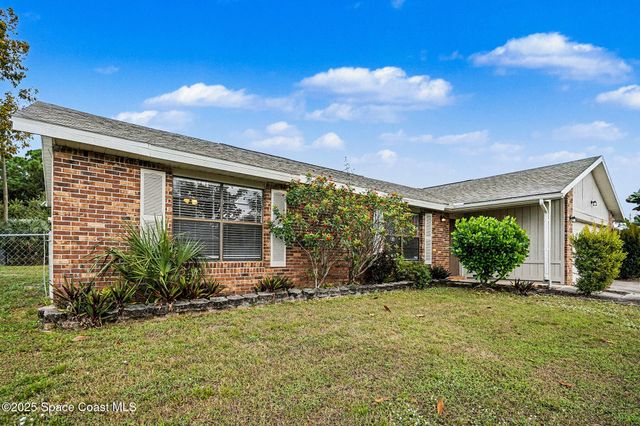 1337 Pakenham Street NW, Palm Bay, FL 32907