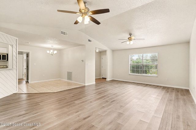 1337 Pakenham Street NW, Palm Bay, FL 32907