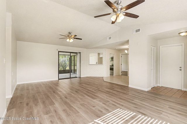 1337 Pakenham Street NW, Palm Bay, FL 32907