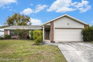 1337 Pakenham Street NW, Palm Bay, FL 32907