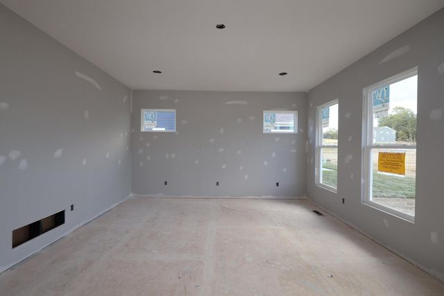 313 Reign Way, Pataskala, OH 43062