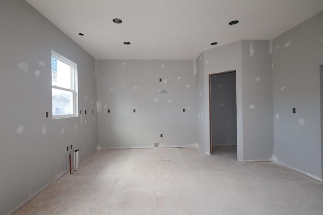 313 Reign Way, Pataskala, OH 43062